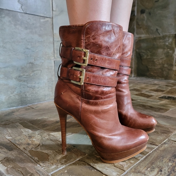 MICHAEL KORS brown leather worn two-way boots with faux shearling lining - Picture 16 of 16